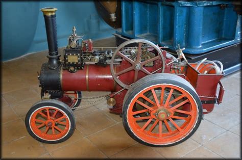 Miniature Steam Engine Series 1.30 Free Stock Photo - Public Domain Pictures