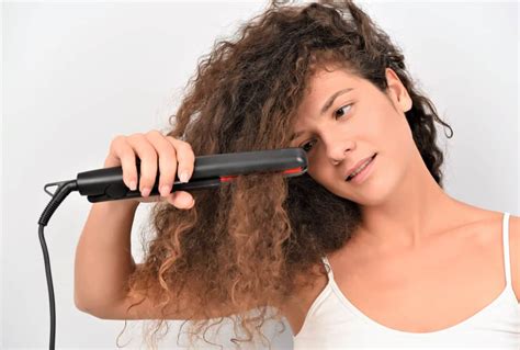 The 10 Best Flat Irons for Curly Hair in 2024 - Beauty Mag