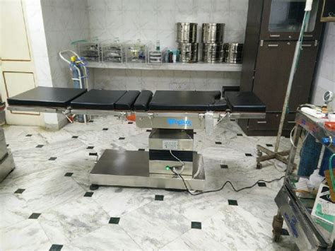 operating room tables Buy operating room tables in Delhi Delhi India ...