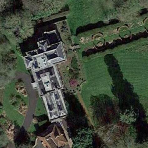 Nicky Oppenheimer's House in White Waltham, United Kingdom (Google Maps)