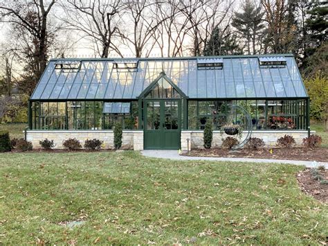 Energy-Efficient LED Pendant Lighting Adorns New Greenhouse