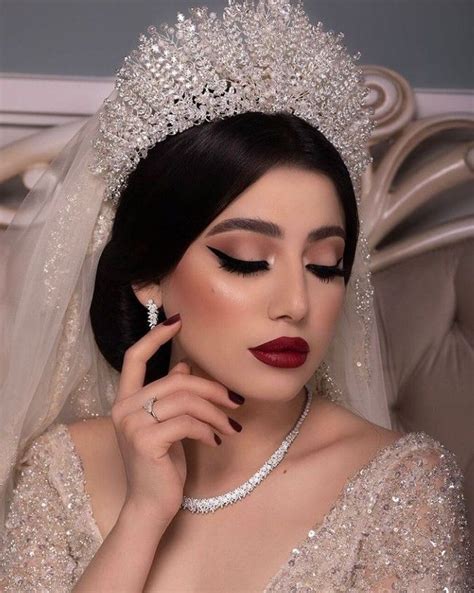 Pin by Elegant 🥝 on WEDDING | Wedding makeup looks, Bridal makeup looks ...