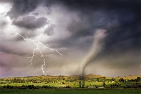 Typhoon Vs. Hurricane Vs. Tornado - Science Struck