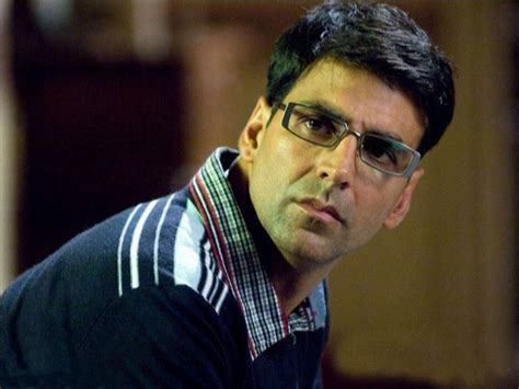 Sad! Akshay Kumar's first film's producer is dying of kidney failure | Bollywood Bubble