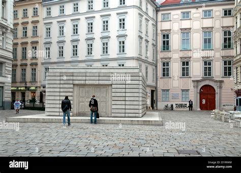 Rachel whiteread holocaust memorial hi-res stock photography and images ...