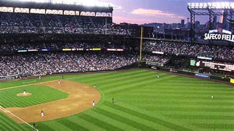 Beautiful Night at Safeco Field - Tonynet Explorer