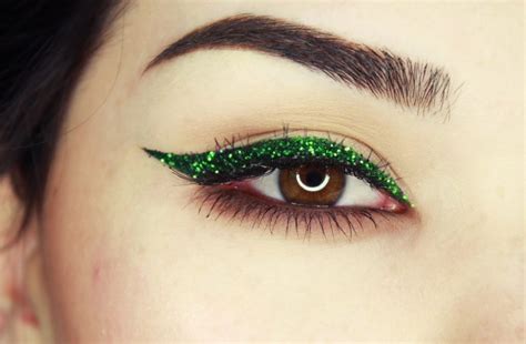 The Sparkling Magic of DIY Glitter Eye Makeup