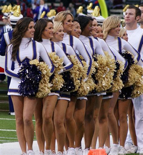 washington huskies cheerleaders | Football cheerleaders, Cheerleading, Washington huskies