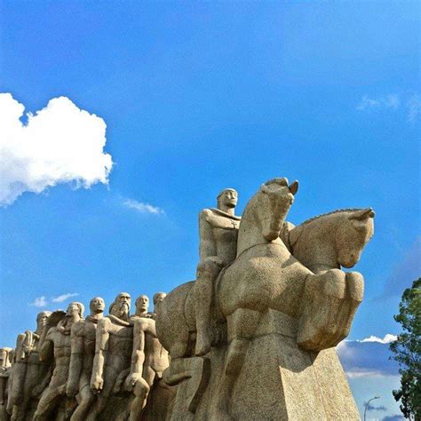 Monumento ás Bandeiras em S. Paulo - Brasil