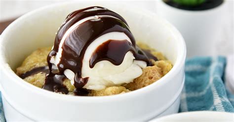 Microwave Single-Serve Bread Pudding - Cupcake Diaries