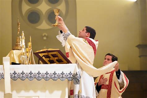 Explainer: What is the history of the Latin Mass? | America Magazine