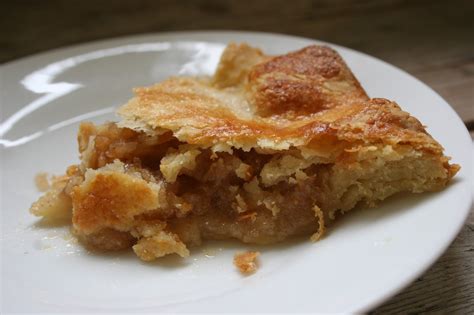 Nothing in the House: Cracker Pie a.k.a. Mock Apple Pie