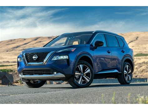 2022 Nissan Rogue Pictures: | U.S. News