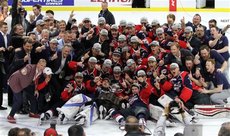 Windsor Spitfires 2017 Memorial Cup Champions | HockeyGods