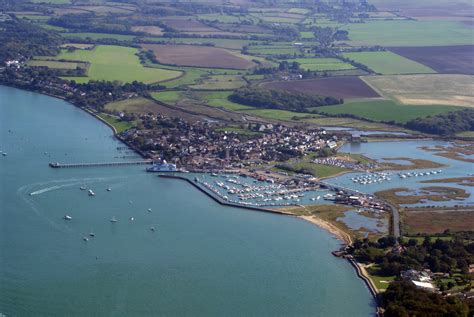 √ Medina River Isle Of Wight