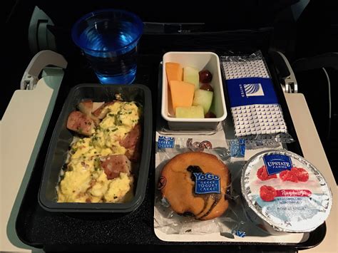 Surprise Meal on United Proves Why Meals Don't Matter - Live and Let's Fly