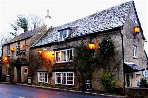 7 Reasons Why You'll Fall in Love With the Cotswolds | Cotswolds, Cotswolds england, Cozy inn