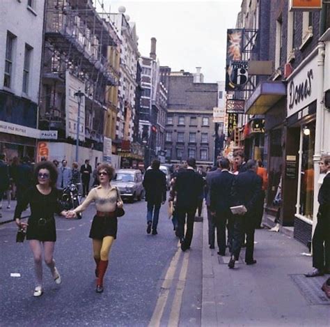 London pics: Carnaby street nel 1968 | Carnaby street, British aesthetic, Street photography