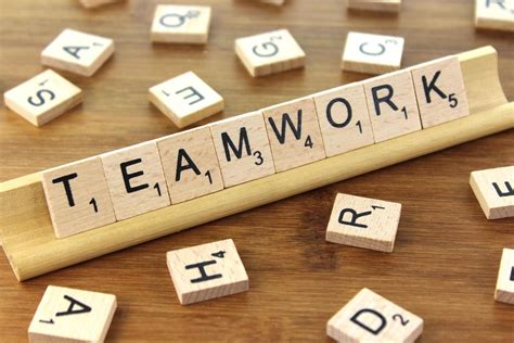 Teamwork - Free of Charge Creative Commons Wooden Tile image