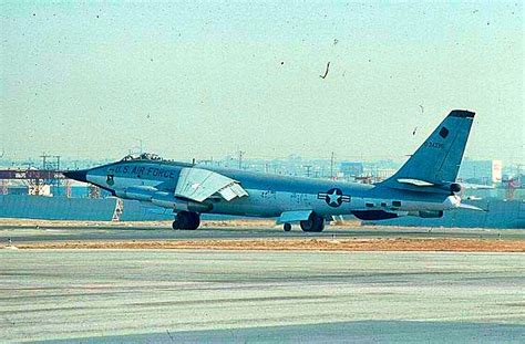 USAF Boeing B-47 Stratojet with an odd looking experimental radome. | Us military aircraft ...