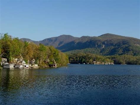 Lake Lure - a beautiful place to visit, especially in the autumn | Lake lure north carolina ...