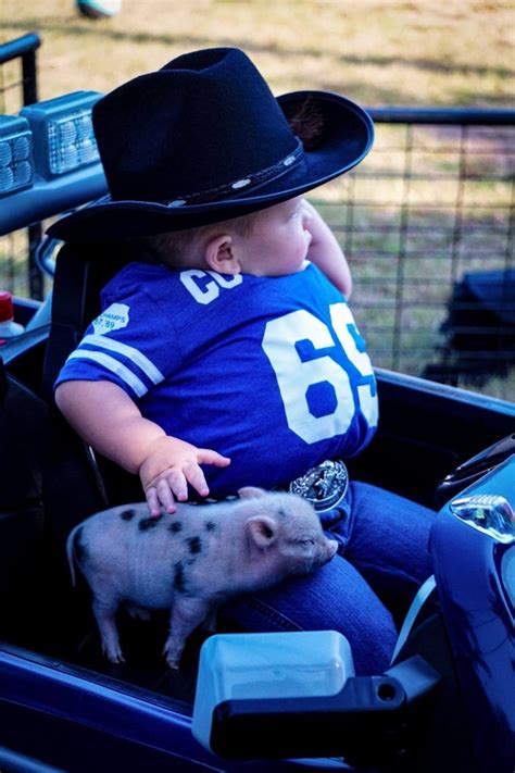 Kid’s Halloween Costume as Billy Bob from ‘Varsity Blues’ Is Next-Level | Whiskey Riff