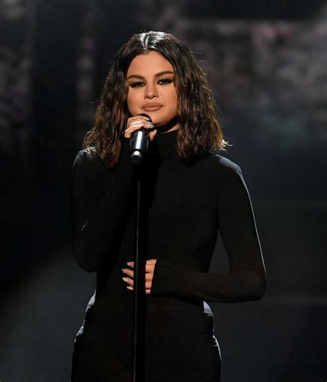 Selena Gomez Performs Live for the First Time in Two Years at the 2019 ...