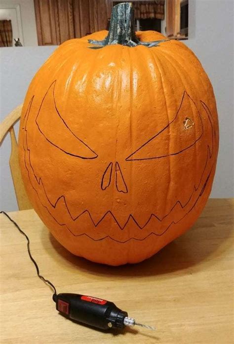 DIY Corpsed Foam Pumpkin - Jack-O-Lantern, Scarecrow, Halloween | Halloween props diy, Creepy ...