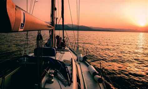 20 Songs About Sailing - Singersroom.com