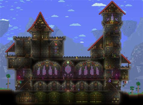 I made a castle as a base for my friends and me : r/Terraria