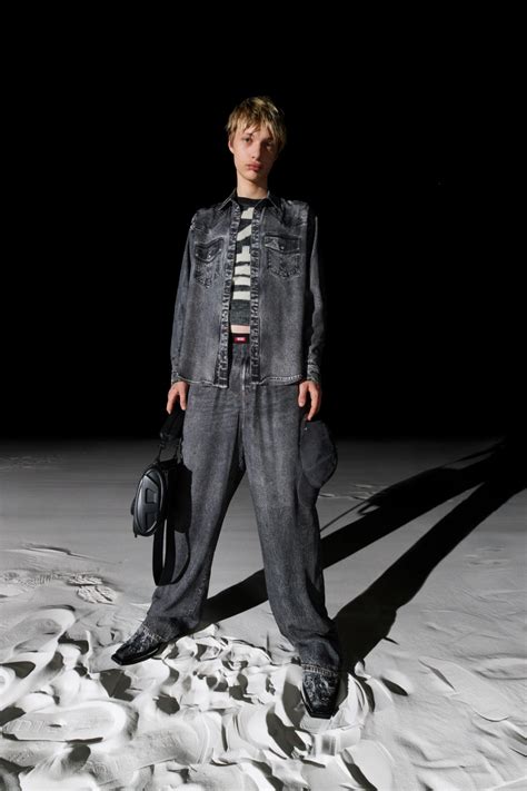 Diesel Resort 2023 Fashion Show | Vogue | Diesel fashion, Fashion show, Fashion