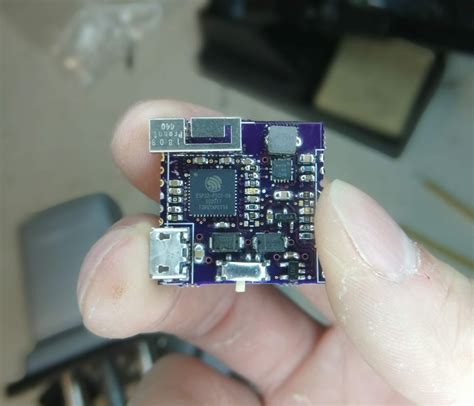 uMesh – A self-contained, battery operated ESP32 module - Electronics-Lab
