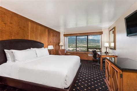 Colorado Springs Hotel Amenities | Antlers Wyndham Hotel