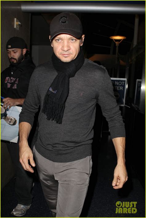 Jeremy Renner: 'SNL' Hosting Gig Brings in Solid Ratings!: Photo ...