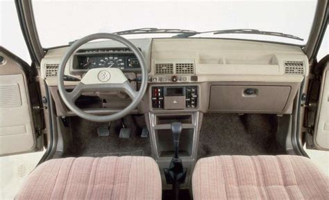 1986-peugeot-205-cabriolet-interior-photo-296574-s-1280x782