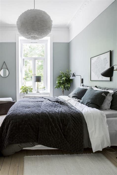 6+ Beautiful Green-Gray Bedrooms You Can Re-create Today - Hey ...