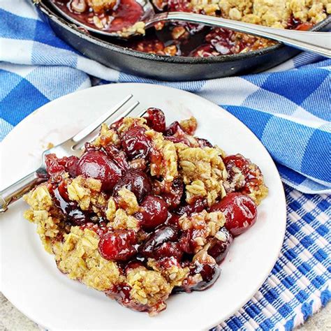 Cast Iron Skillet Bing Cherry Crumble Recipe - Home Cooking Memories ...