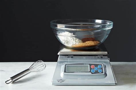 How To Use A Digital Kitchen Scale For Baking | Sugar Geek Show