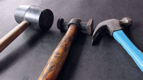 3 Ways to Use a Hammer Safely - wikiHow