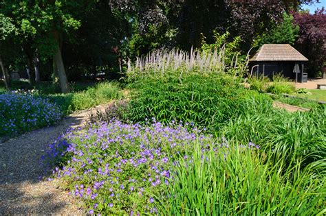 Nicholas Everitt Park Gardens at Oulton Broad - BroadsNet