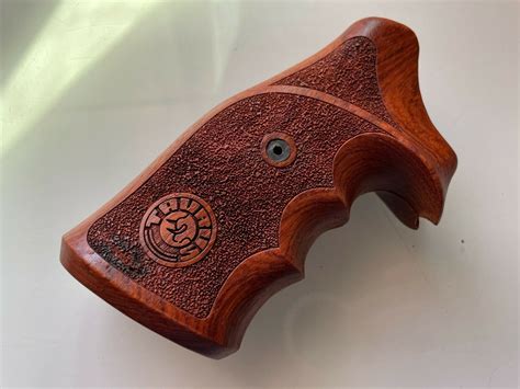 856 Wood grips. | Taurus Firearm Forum