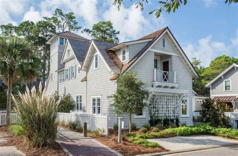 Coastal Charm: A Tasteful Beach Escape | Exterior paint colors for house, House paint exterior ...