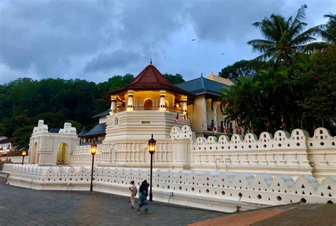 Temple of the Tooth Relic in Kandy | Mahaweli Tours & Holidays