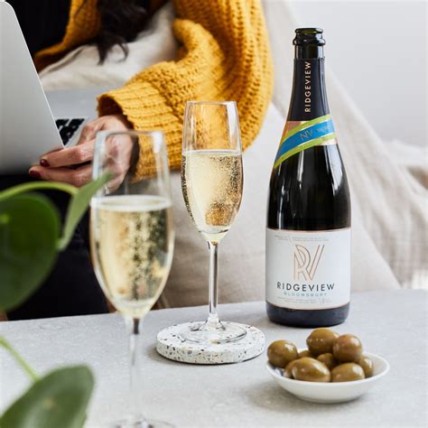 English Sparkling Wine: 10 Brands To Know