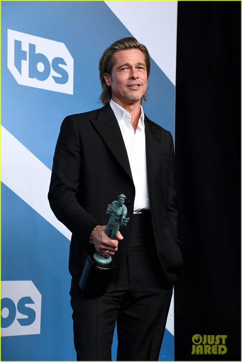 Brad Pitt Jokes About His Tinder Profile During SAG Awards 2020 ...