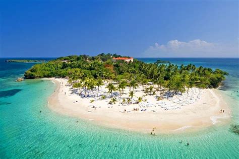 Playa Cayo Levantado | Dominican republic beaches, Beaches in the world, Most beautiful beaches