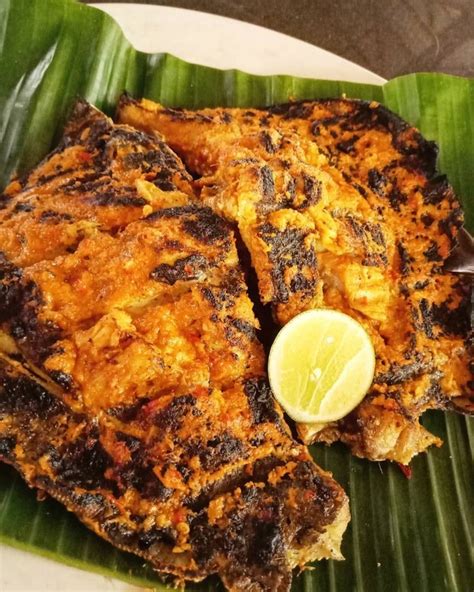 Ikan Bakar Bumbu Kuning (Indonesian Grill Fish) - Meet & Eat