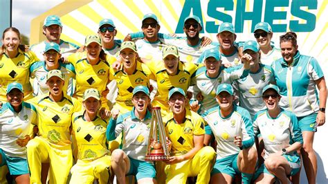 Women's Ashes: England end winless as Australia dominate third and final ODI in Melbourne ...