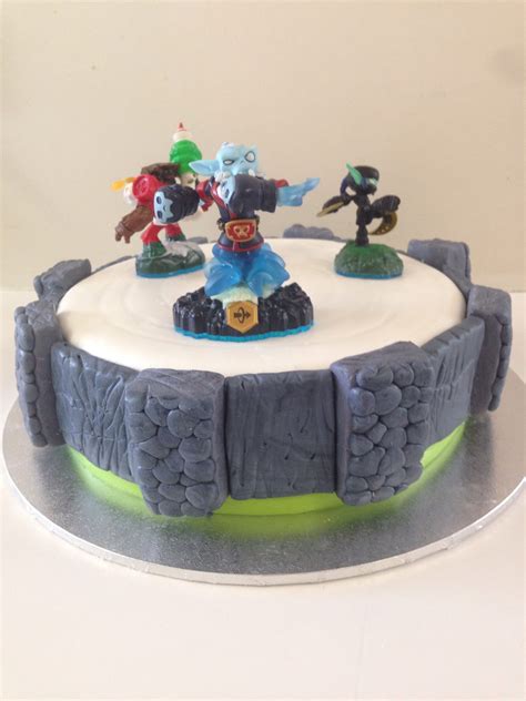 Skylanders portal cake | Portal cake, Skylanders party, Cake