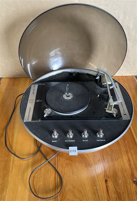 APOLLO 860 RECORD PLAYER & SPEAKERS - SEE ALL PICS - Kidd Family Auctions